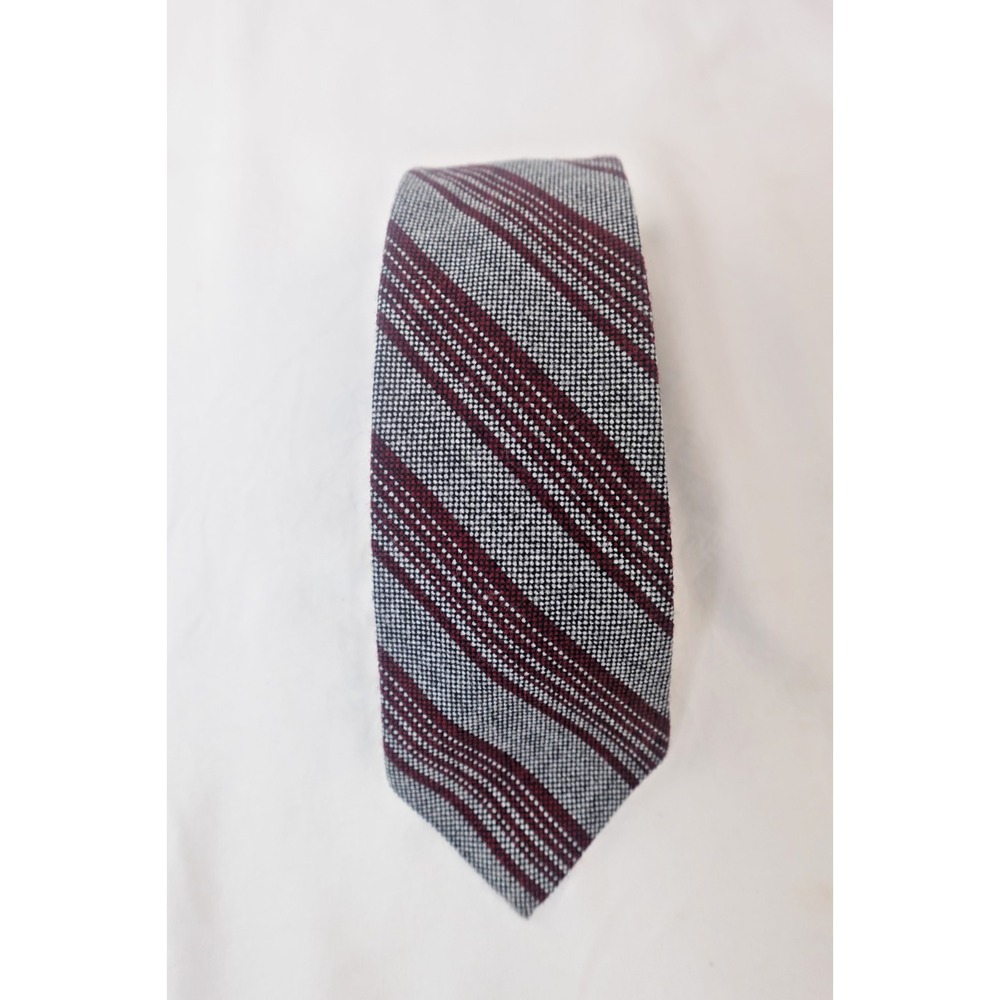 Kuppenheimer Tie‎ Gray Red Stripe Knit Look 100% Acrylic Vintage Mens Necktie